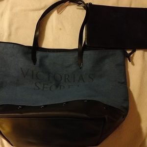 NWT Victoria's Secret tote with bonus cosmetic bag